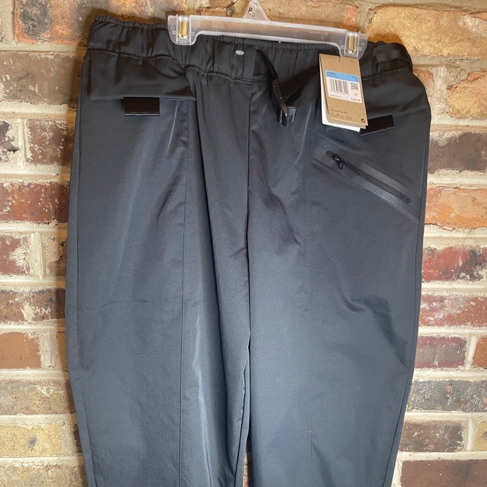 Women Nike cargo pants size medium nwt